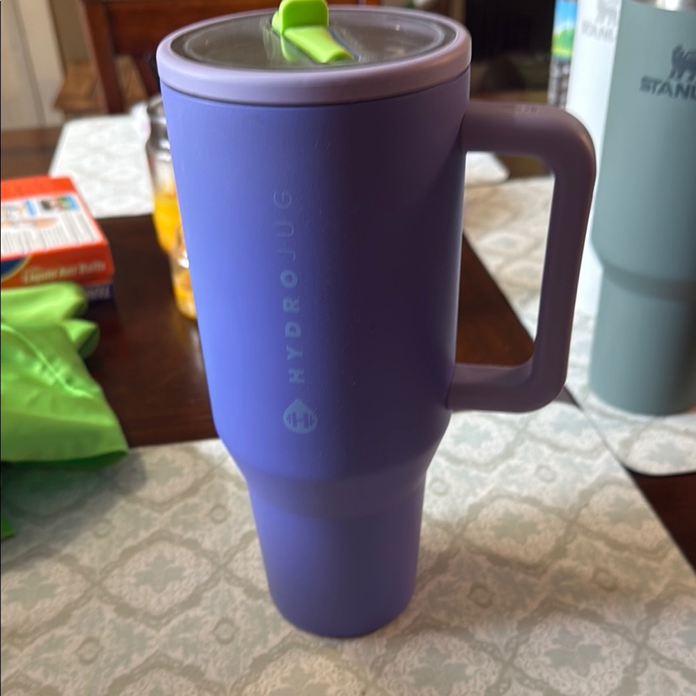 HydroJug Lavender with Lime Lid